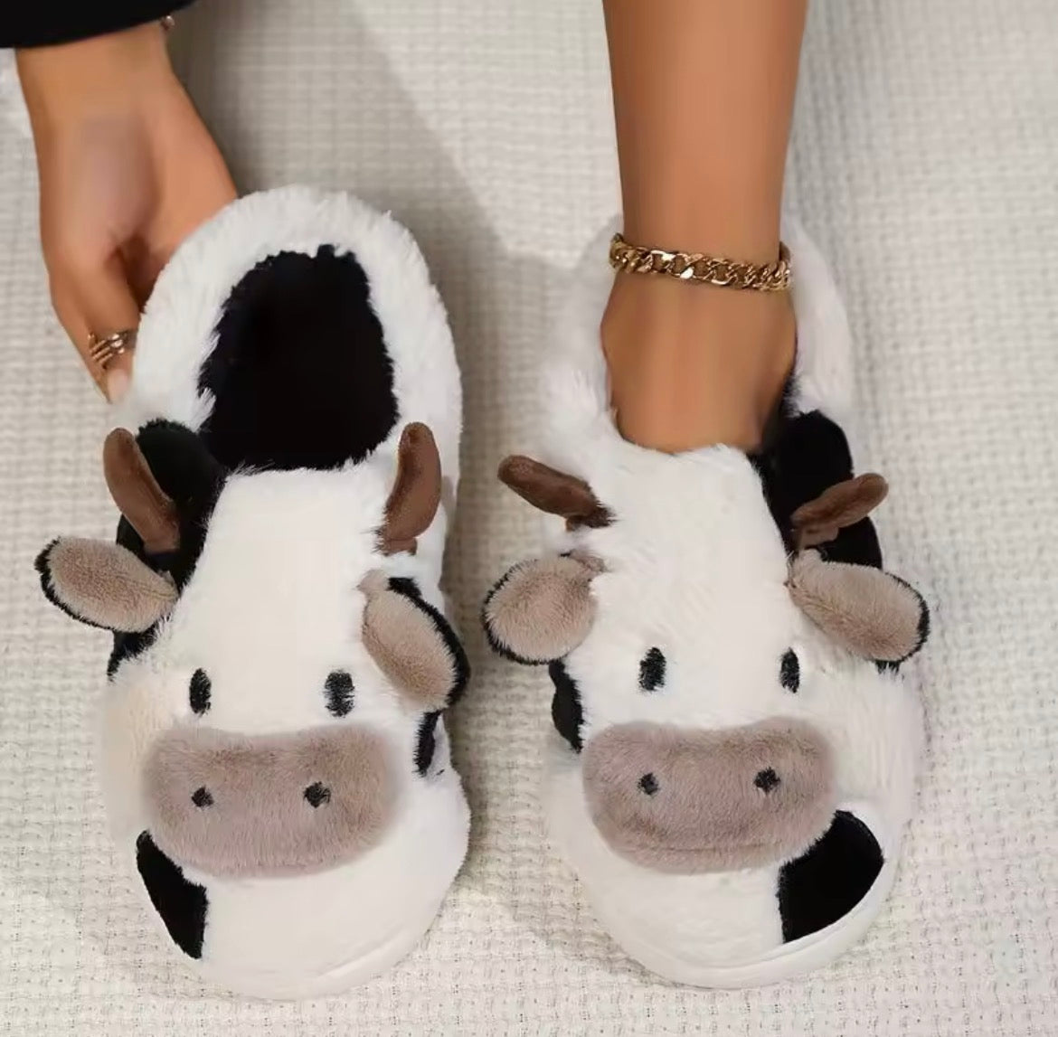 BERNARDS HANDMADE NON-SLIP COW SLIPPERS (UNISEX)